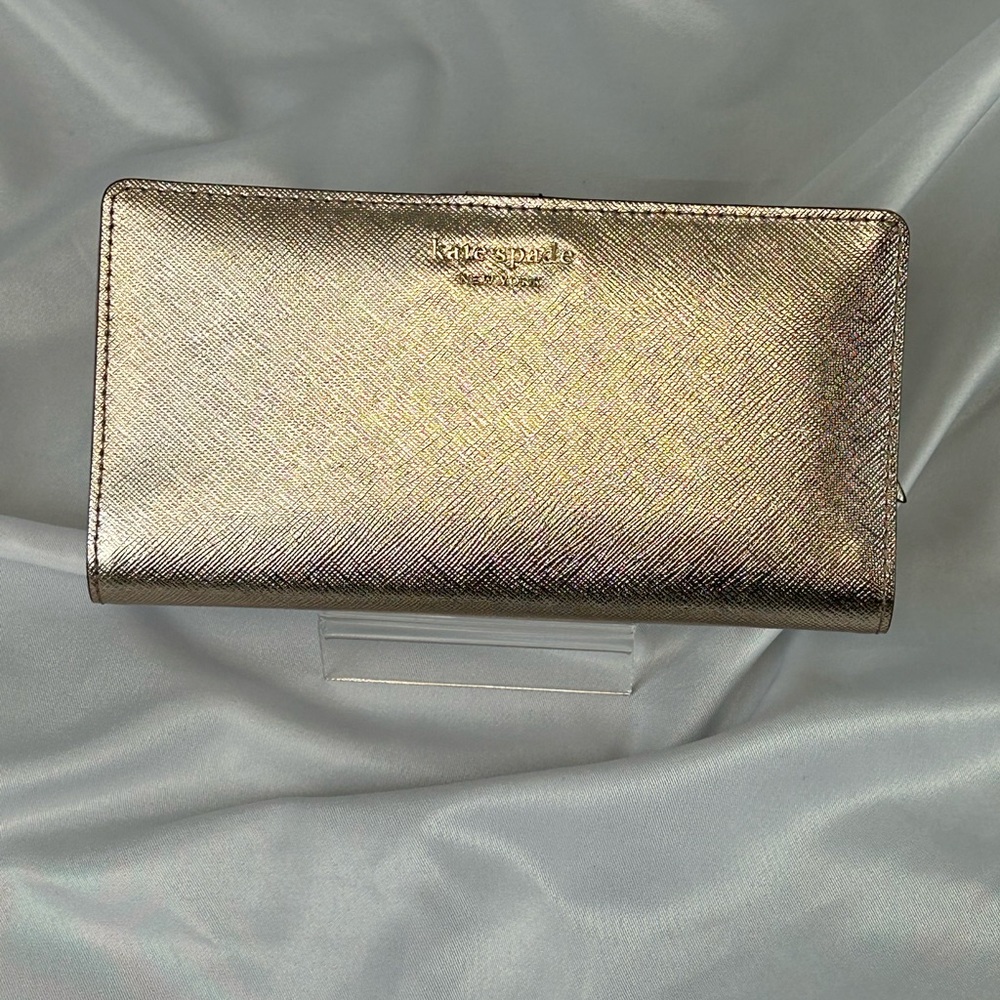 Kate Spade Wallet - 💯 Authentic